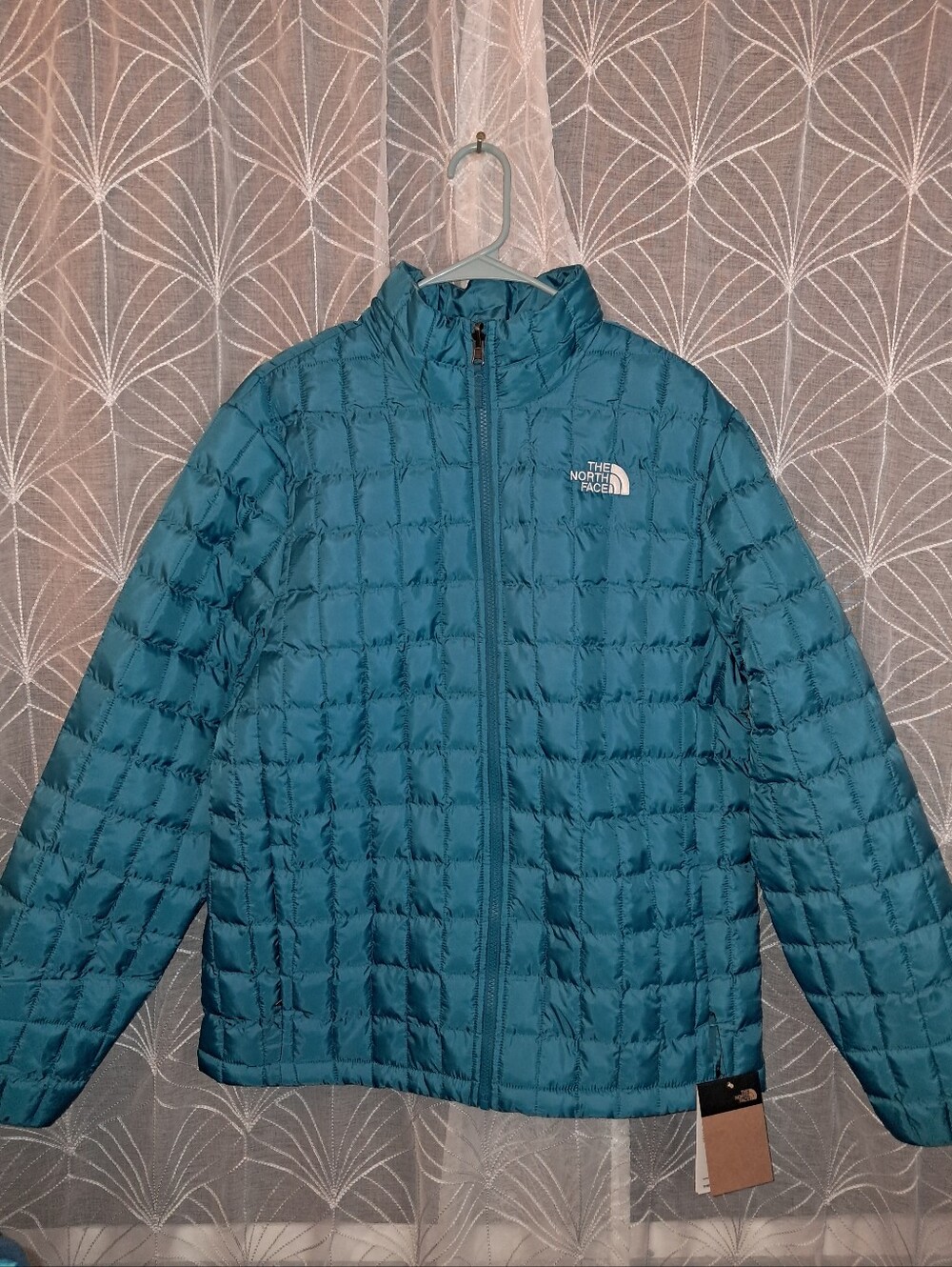 NWT The North Face brand Mens size large thermal insulation jacket